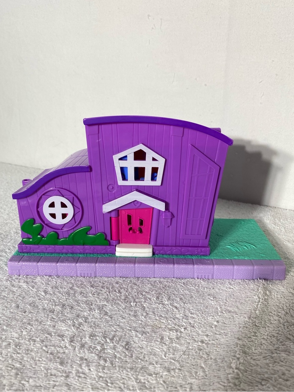 5/$35 Polly Pocket Pollyville Pocket House Playset With Polly Doll & Furniture